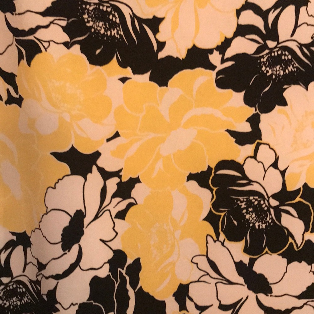 Floral Pattern Tank - Picture 2 of 2